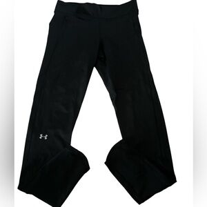 Under Armour HeatGear compression leggings to keep you cool/dry during workouts